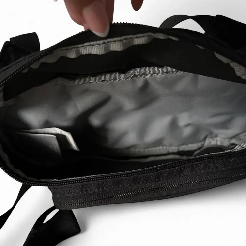 Columbia Zigzag Hip Pack Black Fanny Pack Waist Bag Hiking Outdoor Travel